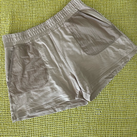 Outdoor Voices Beach Tree Short 3.5in - Picture 3 of 3